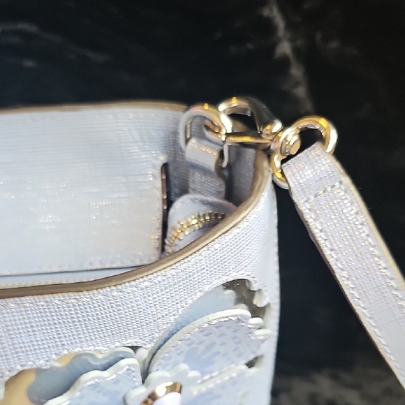 Henri Bendel Stunning Periwinkle Blue & Gold Tote with 3D Floral Cutouts NWT - Picture 7 of 14